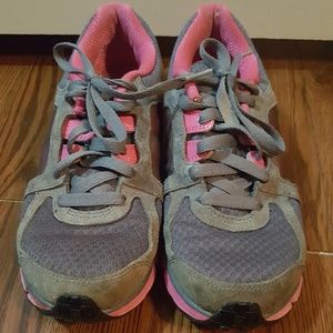 Nike Dual Fusion ST 2